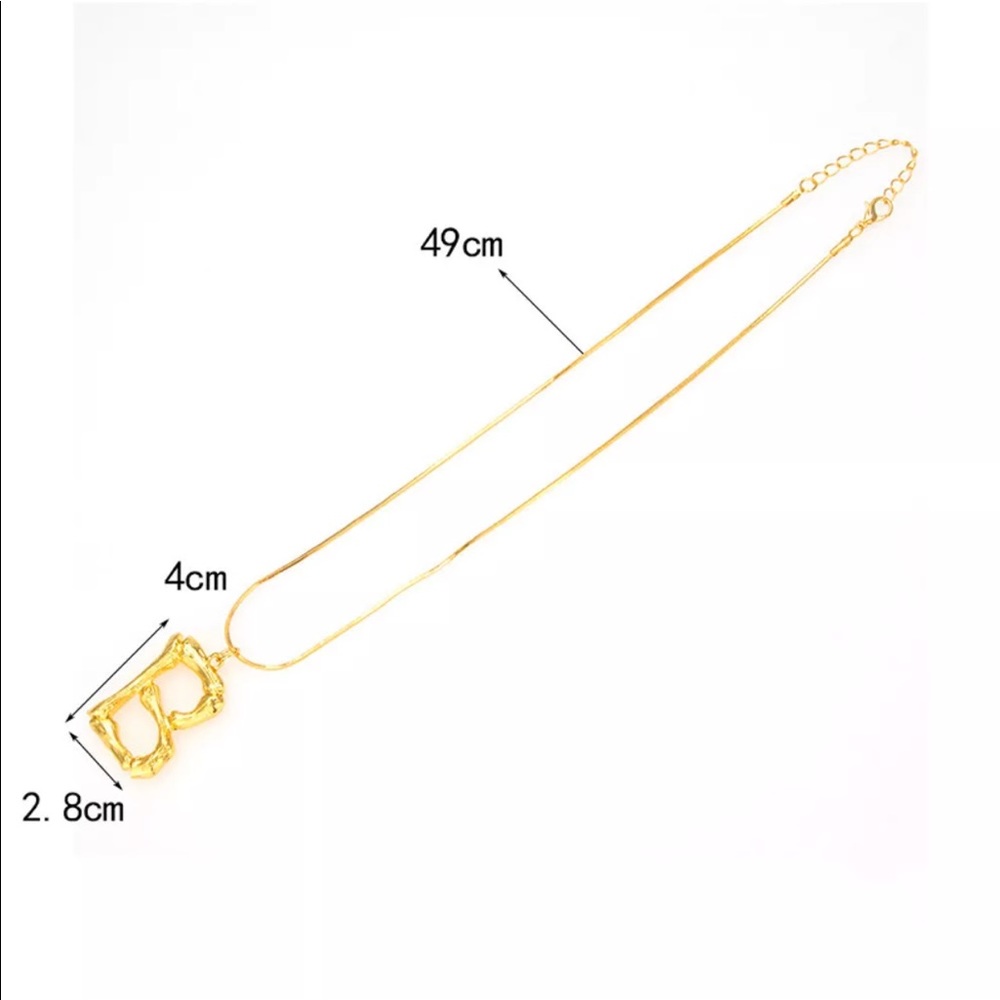 Statement monogram necklace in R - Picture 3 of 8
